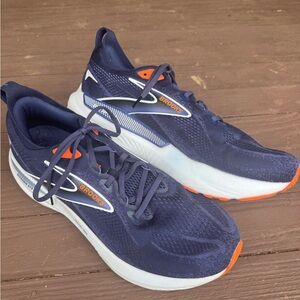 Brooks Men's Navy  Glycerin GTS 22 Running Shoe. Size 13 Excellent Condition